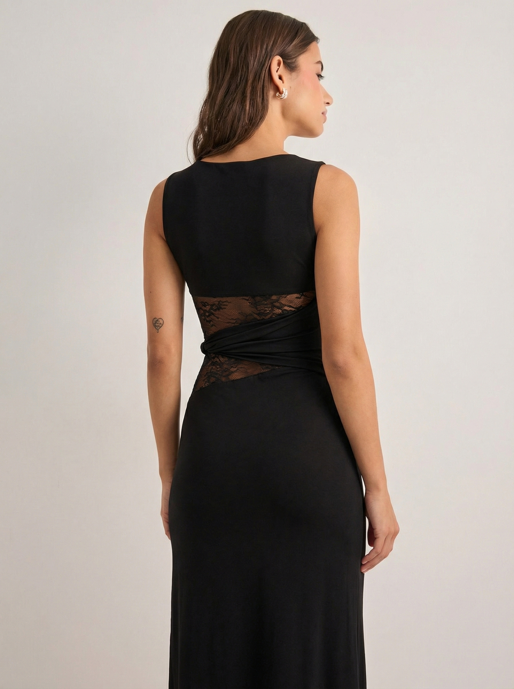 שמלת אנג׳ל | מקסי שחורה עם תחרה