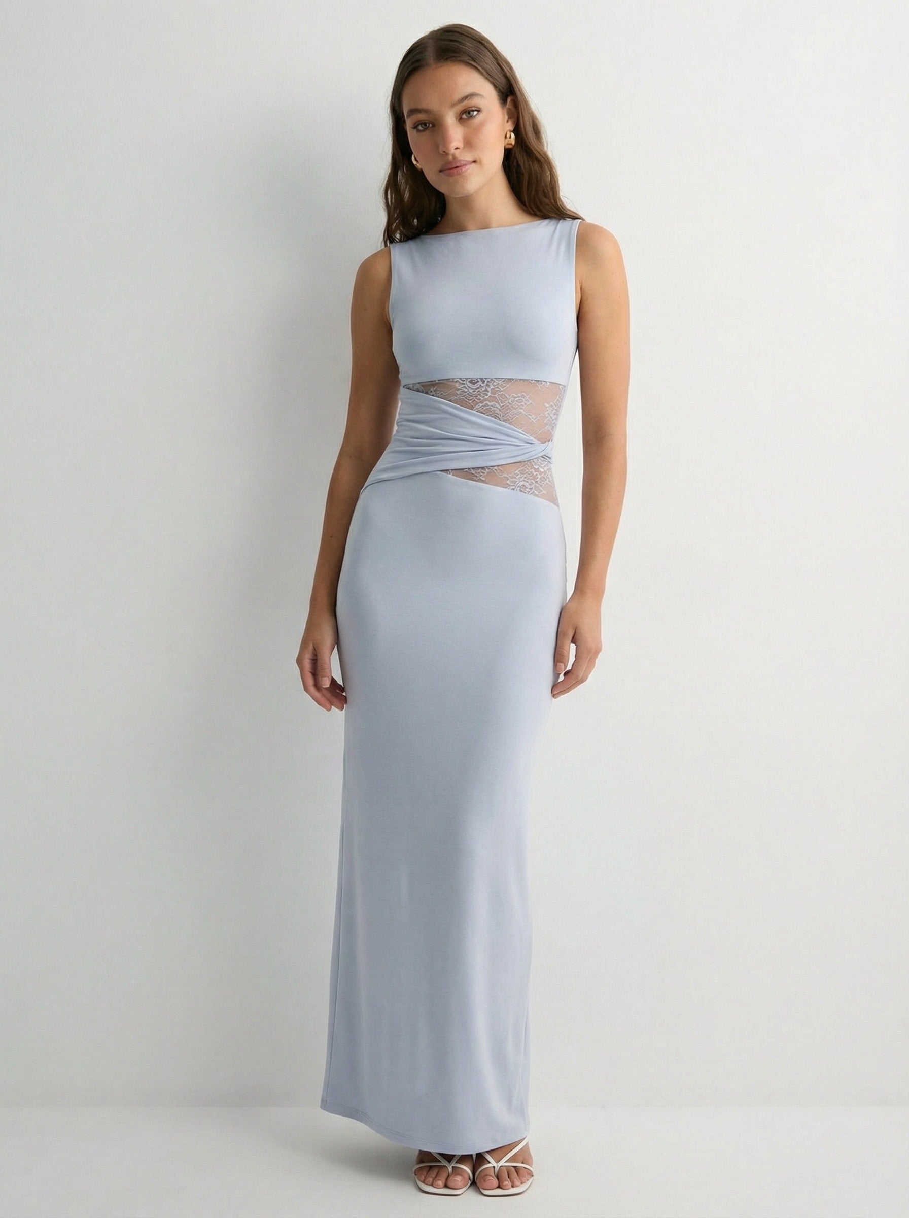 שמלת אנג׳ל | מקסי תכלת עם תחרה