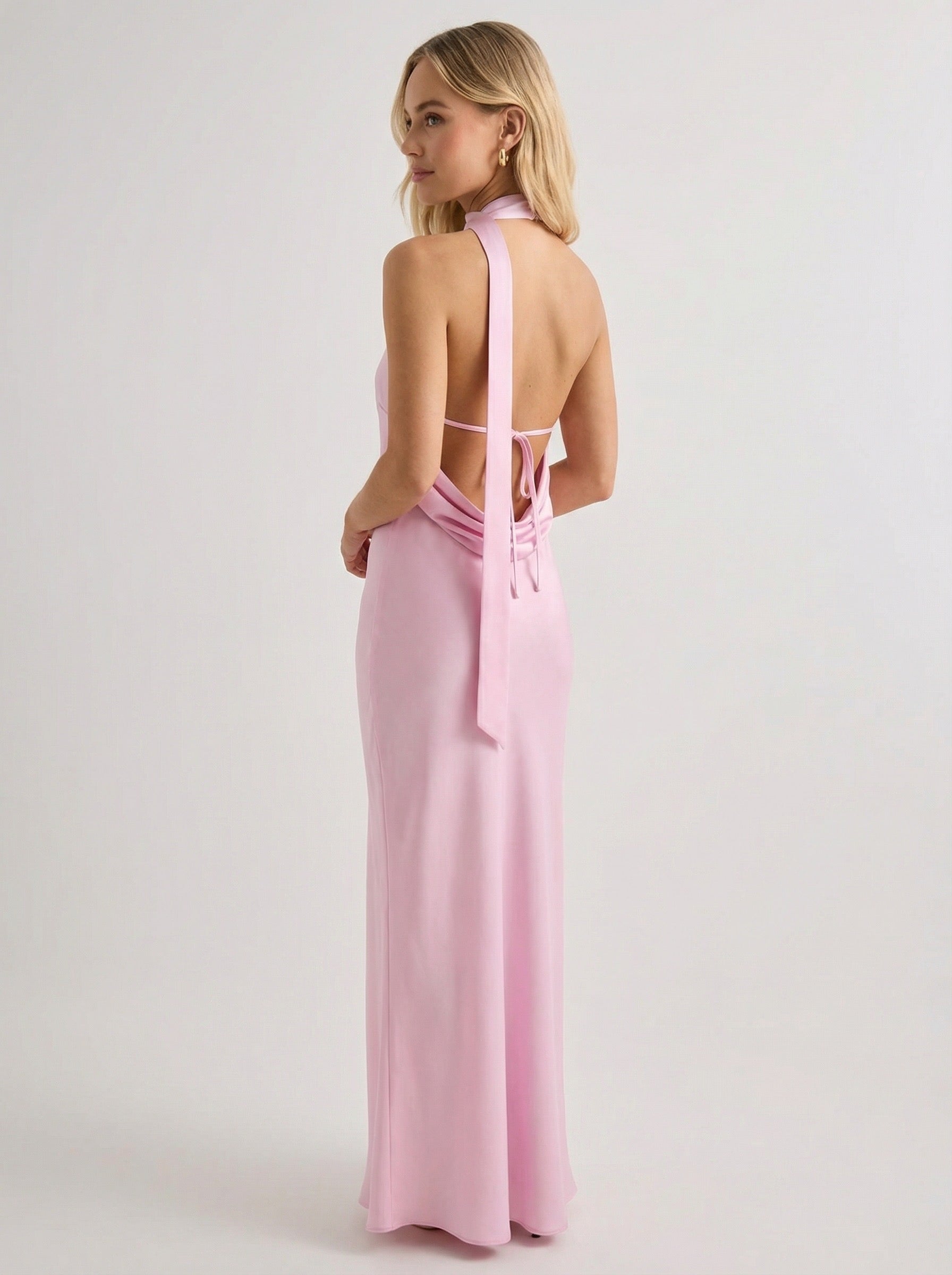 שמלת אנה | מקסי ורוד בייבי עם קשירת הלטר וגב פתוח