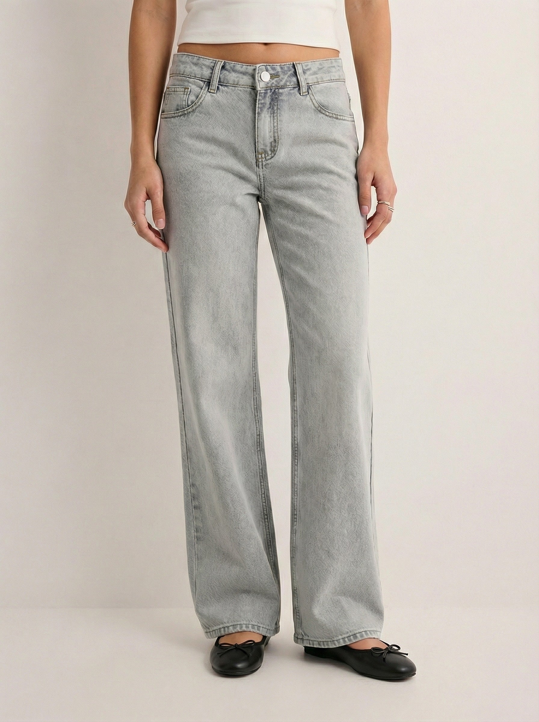 ג’ינס לונה | גזרה נמוכה אפור קר בשטיפה עדינה